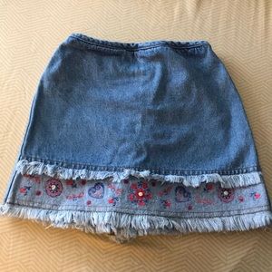 Beautiful children’s Amy Byer size 6 denim skort